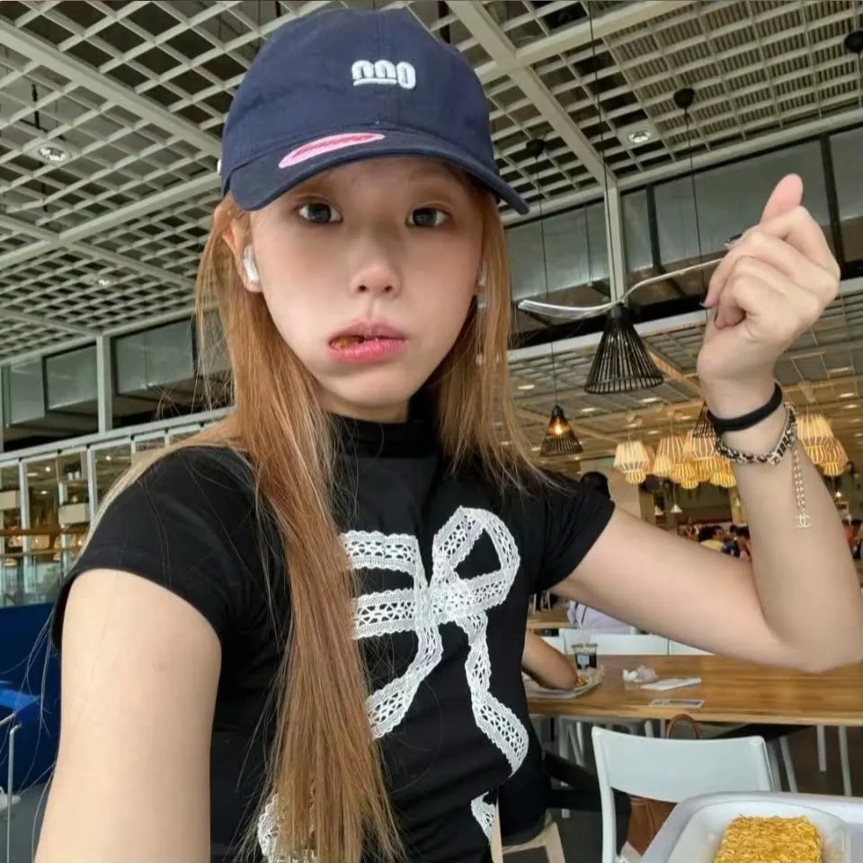 女警出更